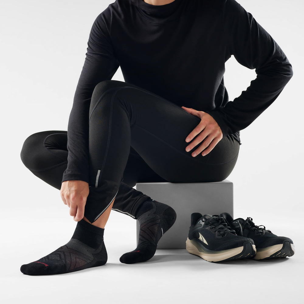 Smartwool Run Zero Cushion Ankle Socks in Black