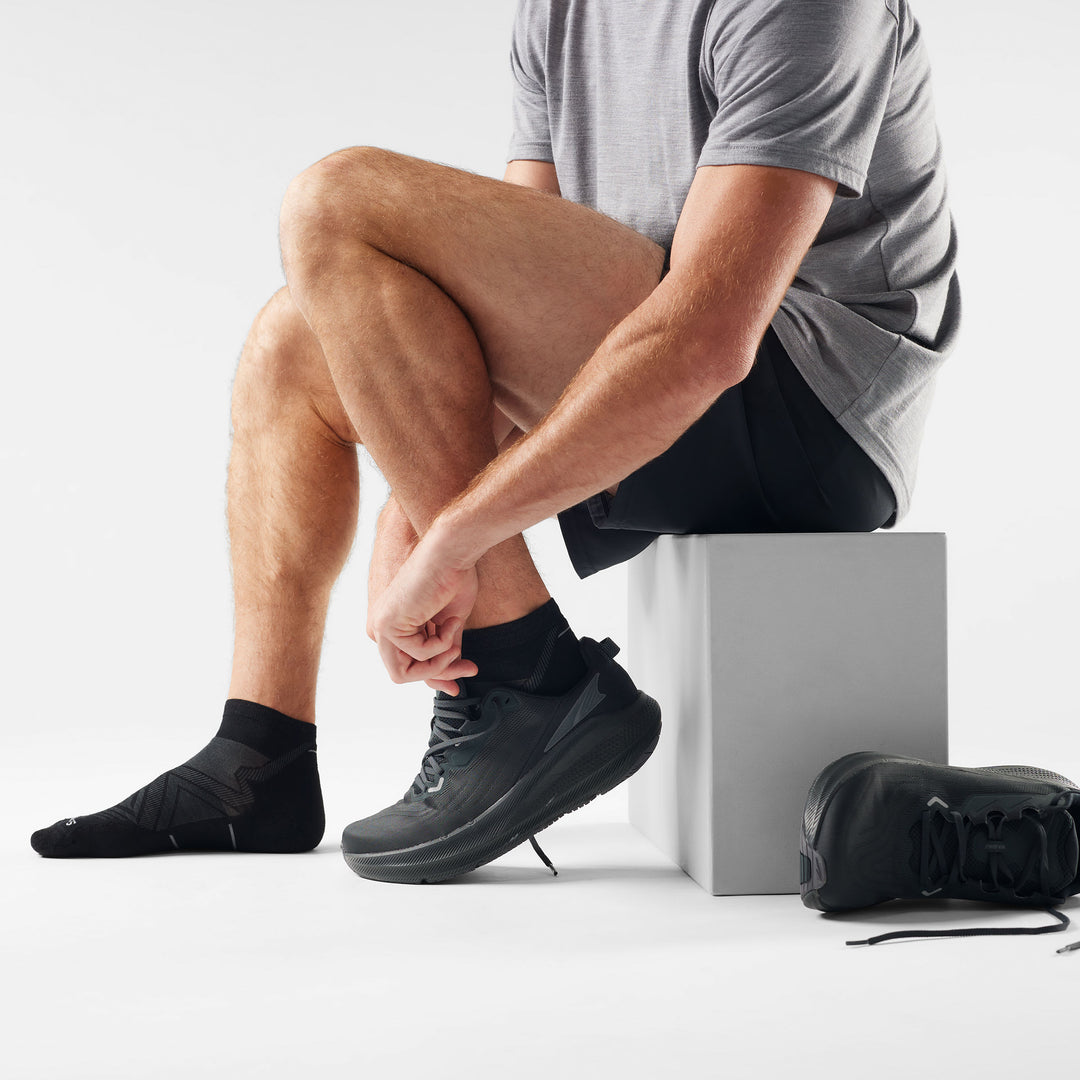 Smartwool Run Targeted Cushion Ankle Socks in Black