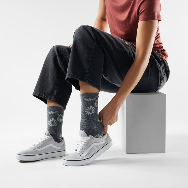 Smartwool Everyday Floral Crew Socks in Medium gray