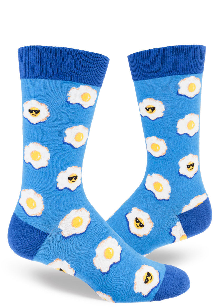 Men's fried egg crew socks in blue, flat pair view