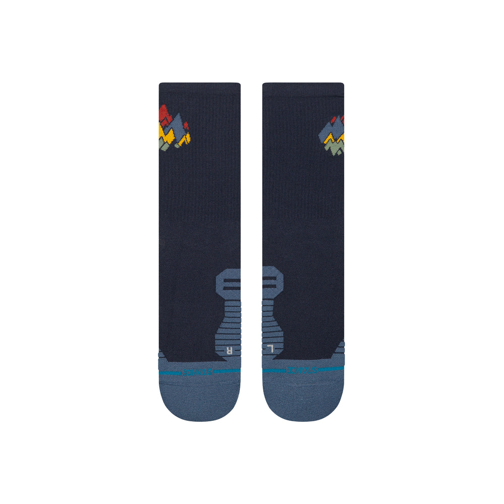 Men's Peaks ribbed navy light crew socks, flat lay back view of pair